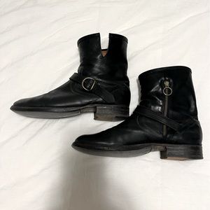 Motorcycle boots - size 43 (US 11)